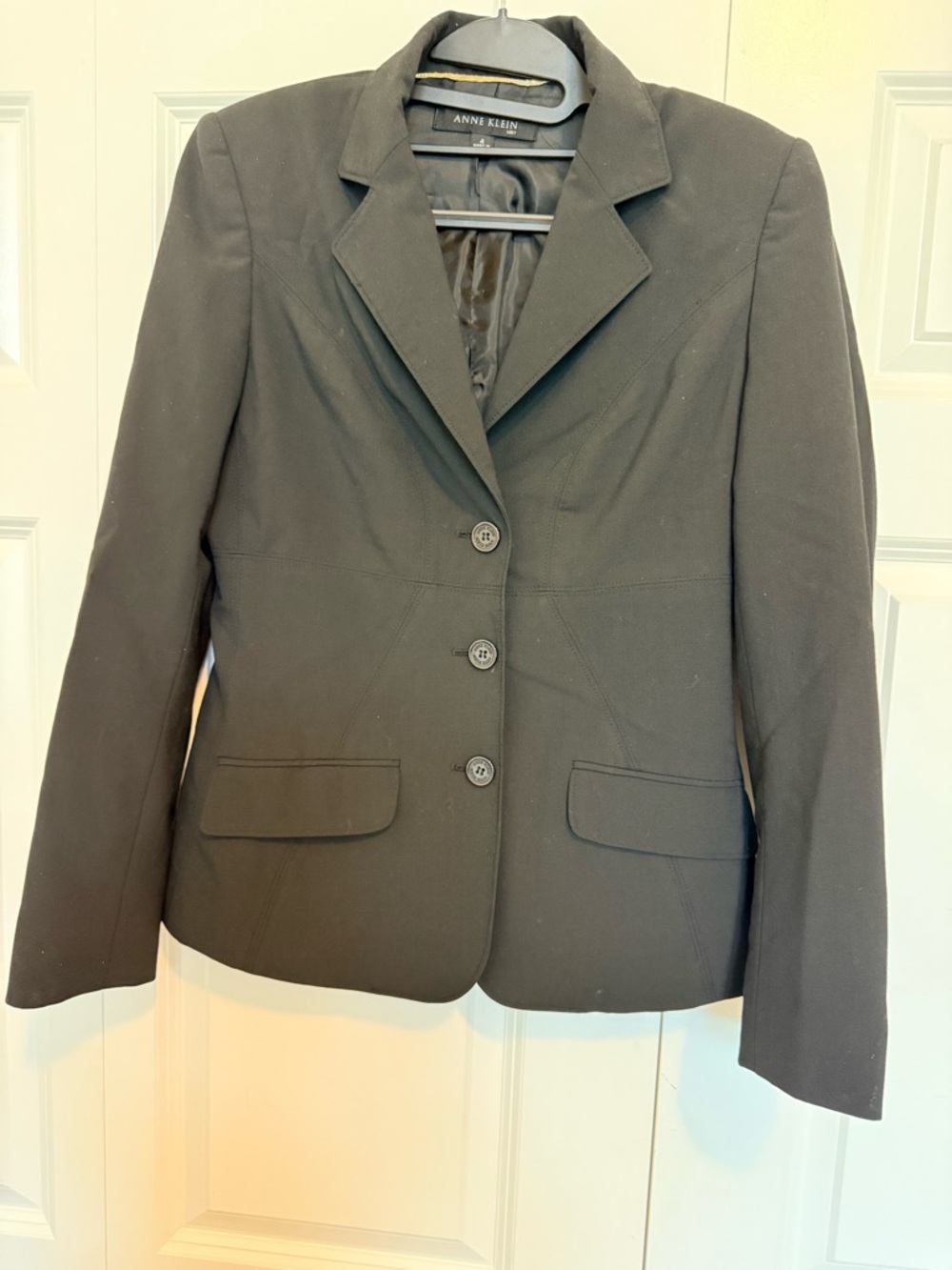 Anne Klein Women's Black Tailored Three-Button Blazer